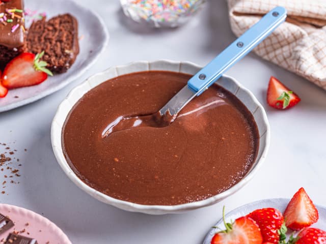 Melkefri glasur til sjokoladekake