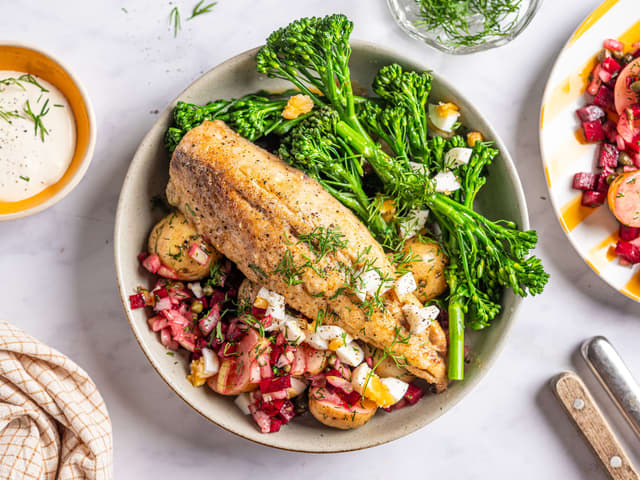 Sprøstekt makrell med hjemmelaget potetsalat