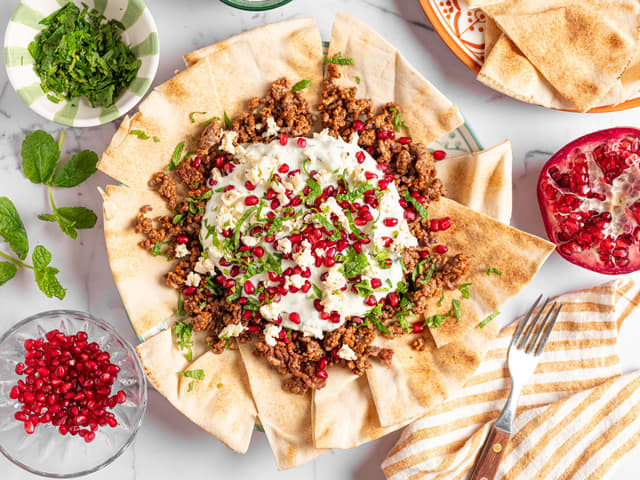 Libabrød med lam, granateple og tzatziki