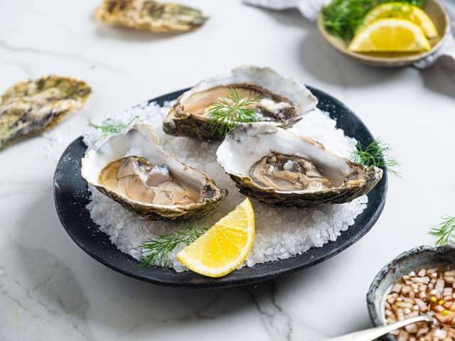 Østers naturell med sitron