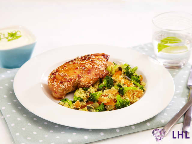 Kylling med couscous og  limeyoghurt