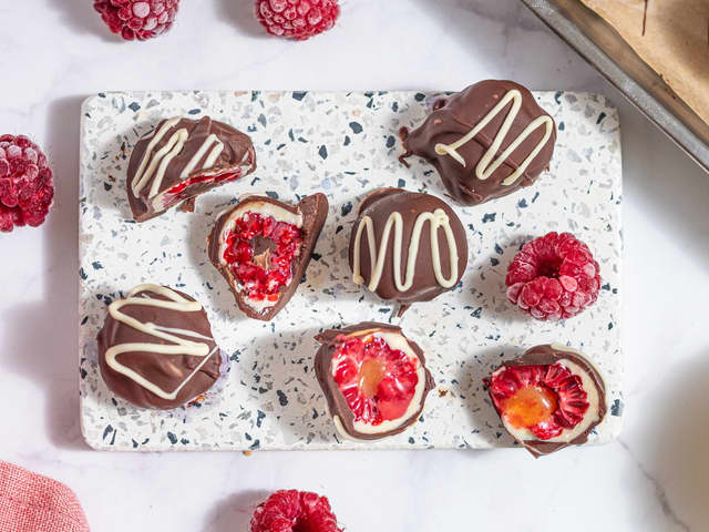 Frosne bringebær med sjokolade