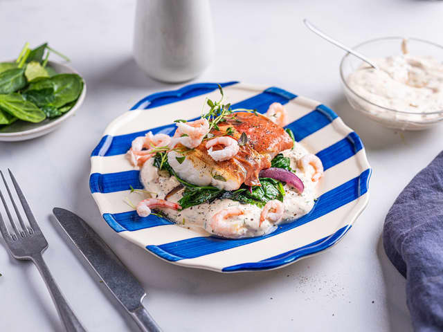 Stekt torsk i spekeskinke og rekesaus