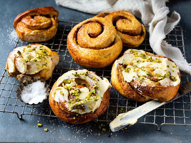 Kanelboller med ostekrem