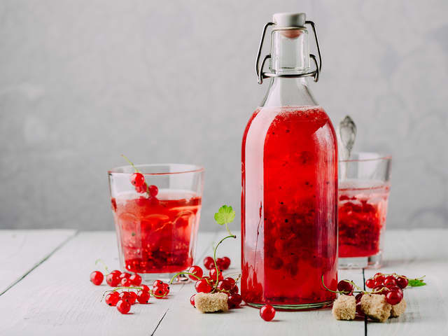 Hjemmelaget ripssaft