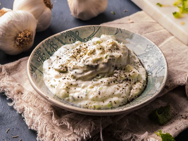 Melkefri tzatziki