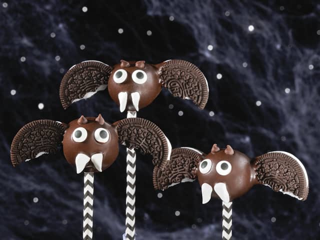 Flaggermus av sjokolade til Halloween