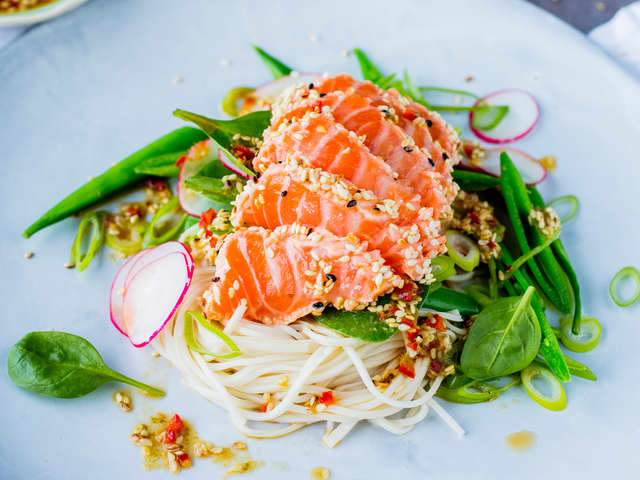 Sesamstekt laks med soyadressing