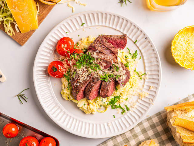 Grillet reinsdyr med kremet nykål