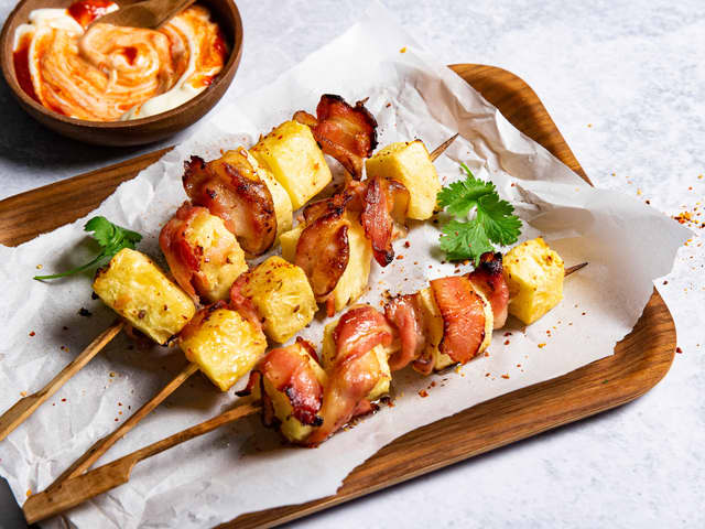 Grillspyd med ananas og bacon