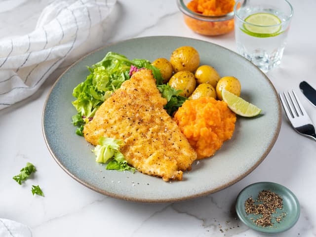 Panert fisk med gulrotpuré