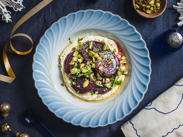Bakte rødbeter med chevrekrem