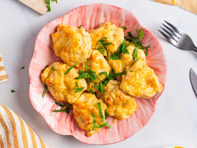 Tyske brødboller med smeltet ost