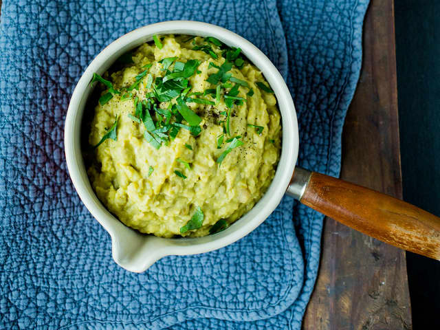 Ertestuing av tørkede grønne erter