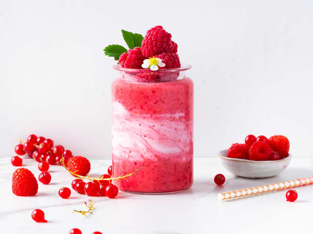 Smoothie med yoghurt og bringebær