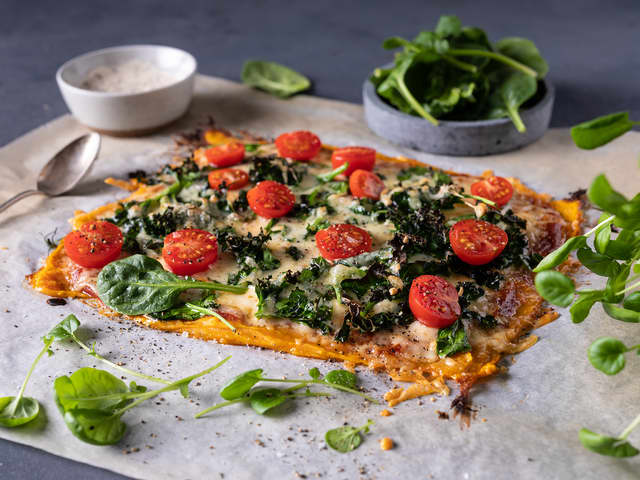 Vegetarpizza med søtpotetbunn