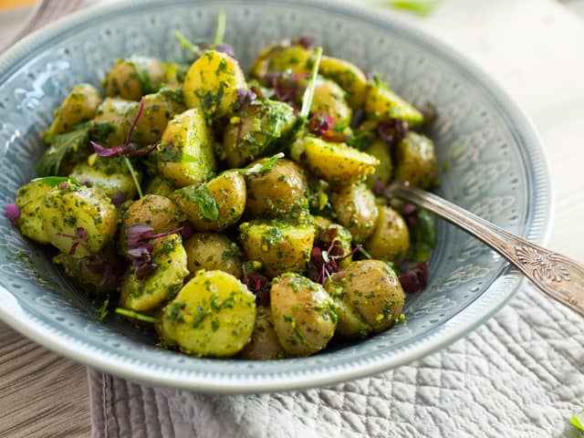 Potetsalat med ruccola og pistasjpesto