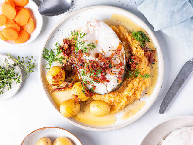 Skrei med rotmos og sprøstekt bacon