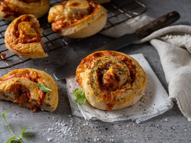 Pizzasnurrer med skinke