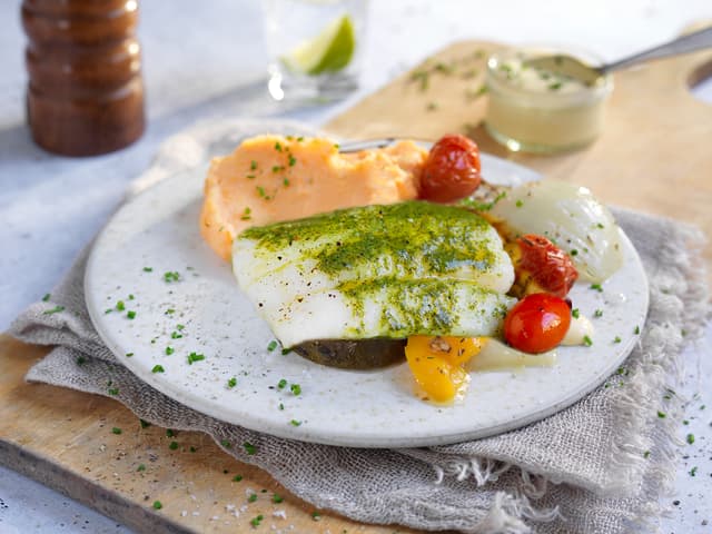 Torskefilet med ovnsbakte grønnsaker
