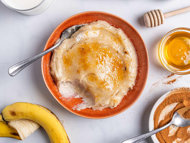 Rømmegrøt med banan og sprøtt lokk