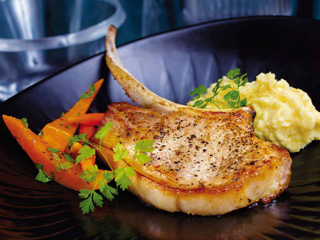 Helstekt svinecarré med hvitløk