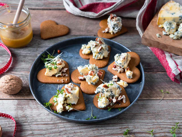 Pepperkaker med blåmuggost