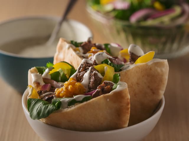 Pitabrød med reinsdyrkjøtt