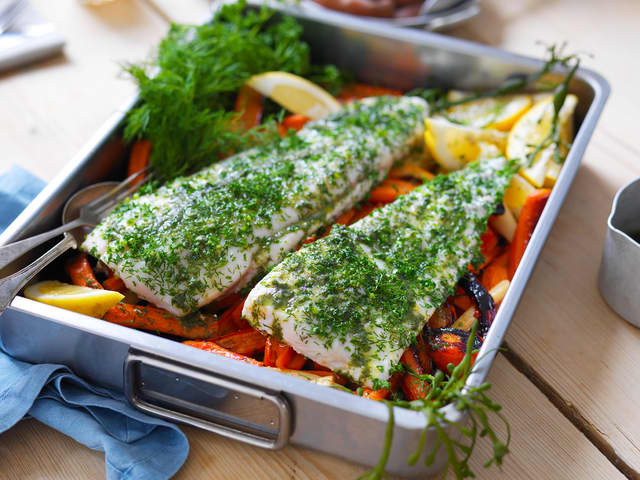 Urtebakt kveitefilet med honningglaserte rotgrønnsaker