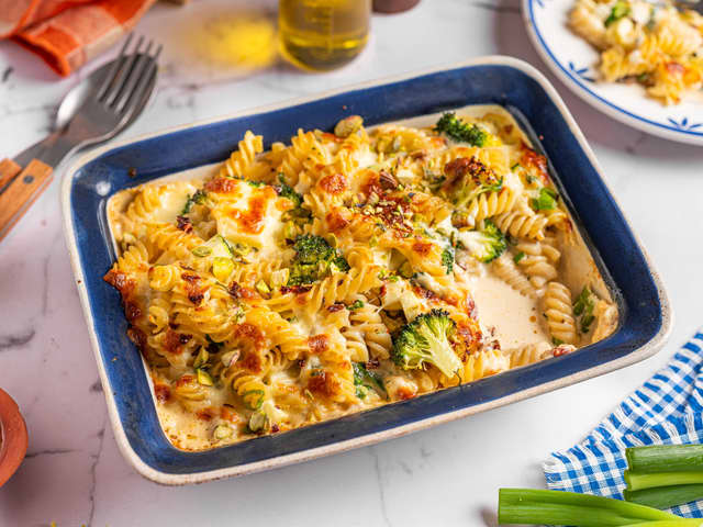 Pastagrateng med kylling og brokkoli