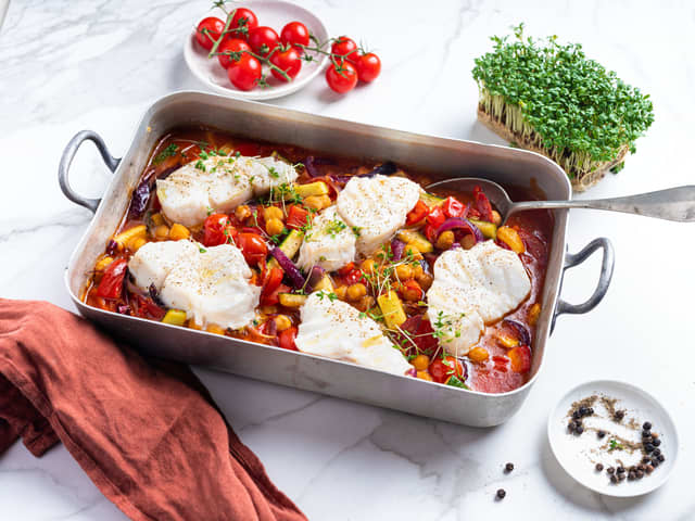 Ovnsbakt torsk med kikerter og chorizo