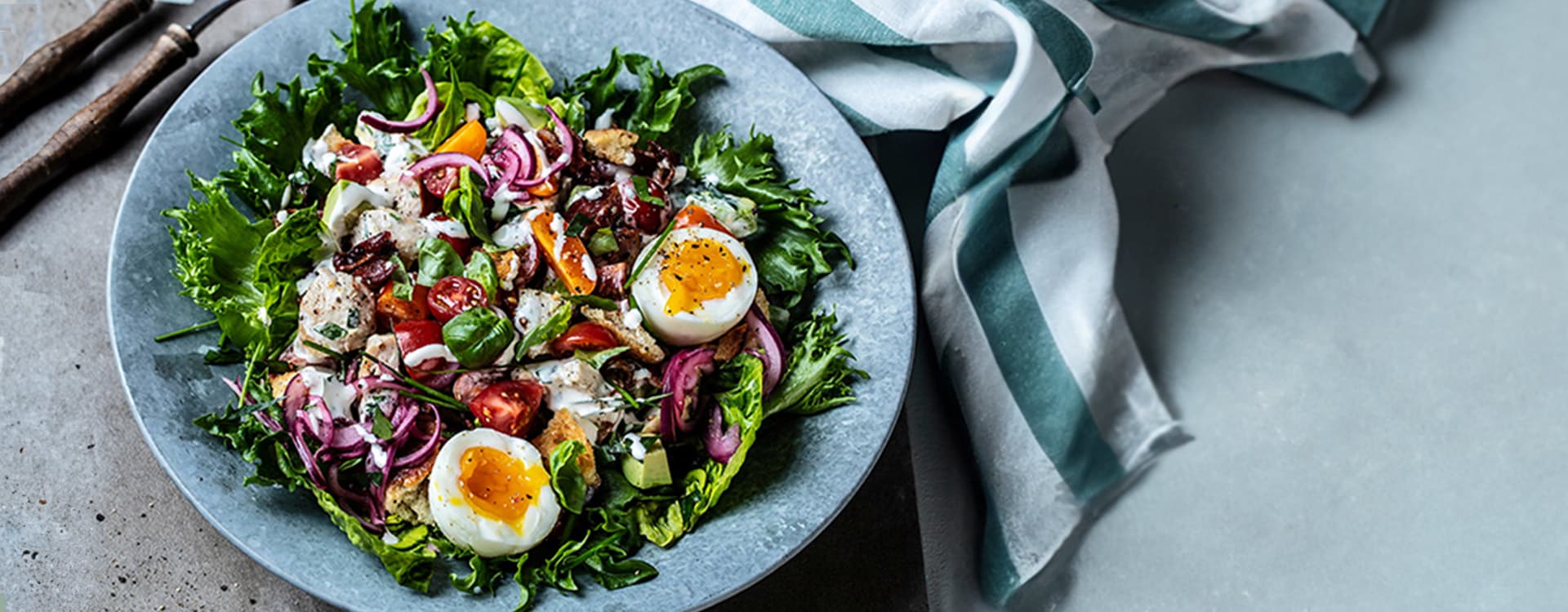 Kylling “club-salat” | KIWI Kylling “club-salat” | KIWI