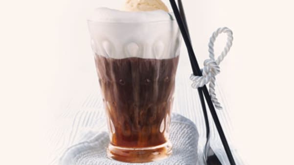 Kaffe mokka med vaniljeis Kaffe mokka med vaniljeis