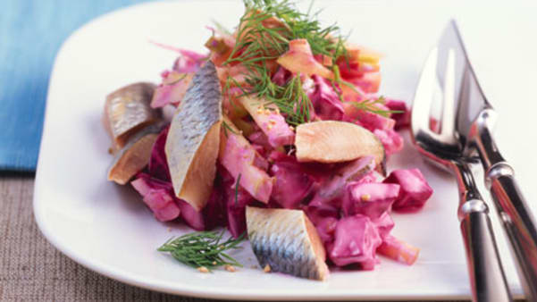 Spekesild på rødbetesalat Spekesild på rødbetesalat