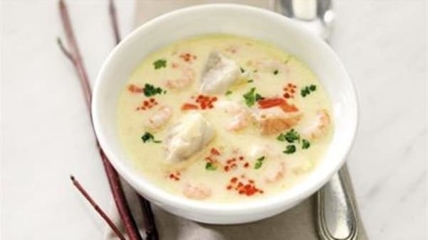 Fiskesuppe med reker Fiskesuppe med reker