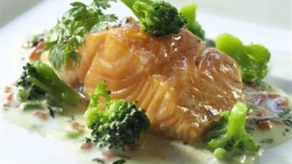 Ørret med paprikasaus Ørret med paprikasaus