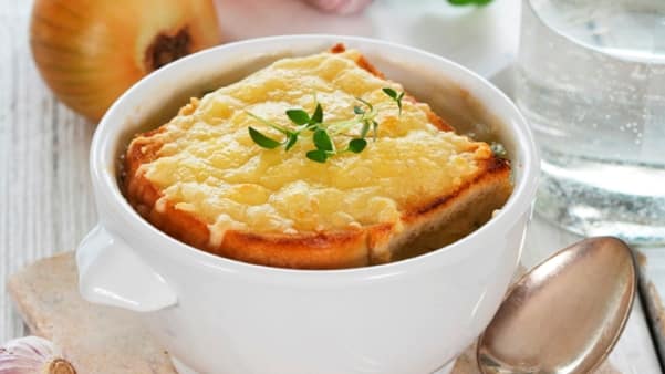 Gratinert løksuppe med Jarlsberg Gratinert løksuppe med Jarlsberg