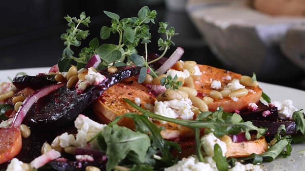 Lun søtpotet- og rødbetsalat Lun søtpotet- og rødbetsalat