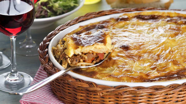 Ovnsbakt spagetti med karbonadedeig Ovnsbakt spagetti med karbonadedeig