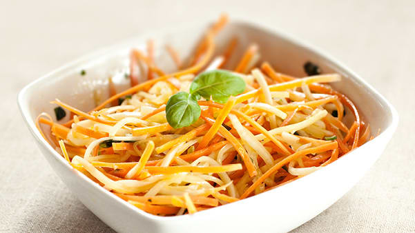 Squash- og gulrotspagetti Squash- og gulrotspagetti