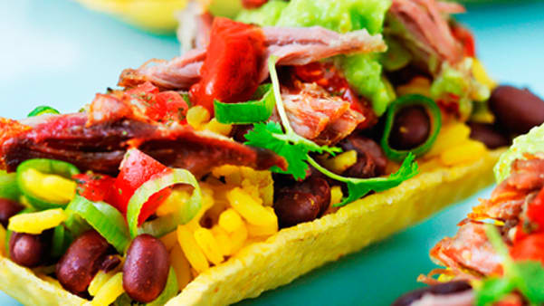Carnitas med krydret ris og avocado Carnitas med krydret ris og avocado