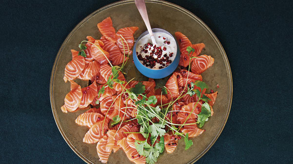 Laks med rømmedressing Laks med rømmedressing