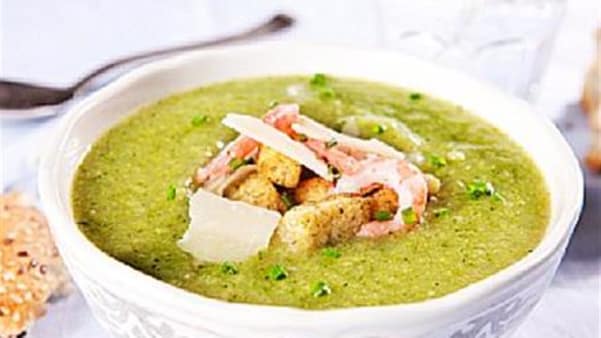 Brokkolisuppe med reker Brokkolisuppe med reker