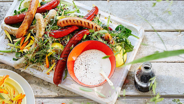 Pølser med bønnesalat Pølser med bønnesalat