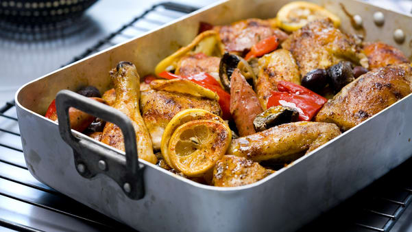 Bakt kylling med chorizo, sitron og oliven Bakt kylling med chorizo, sitron og oliven