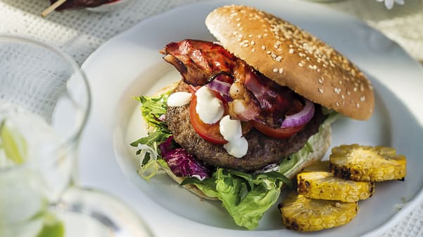 Hjemmelagde hamburgerbrød Hjemmelagde hamburgerbrød