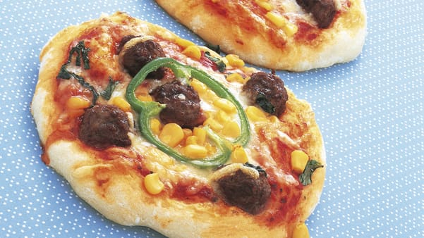 Pizza med kjøttboller Pizza med kjøttboller