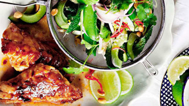 Sweet chilimarinert kylling med asiatisk salat Sweet chilimarinert kylling med asiatisk salat