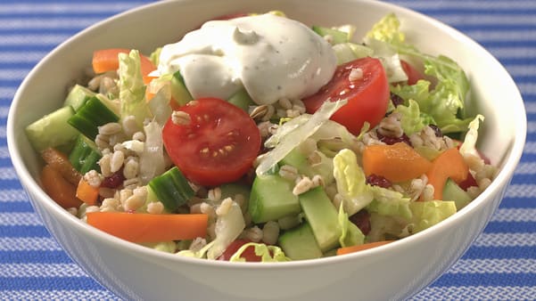 Lunsjsalat med byggryn Lunsjsalat med byggryn