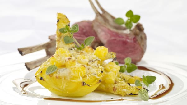 Grillet fennikel med appelsin og parmesanost Grillet fennikel med appelsin og parmesanost